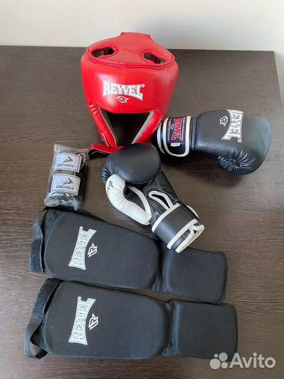 Боксерские перчатки