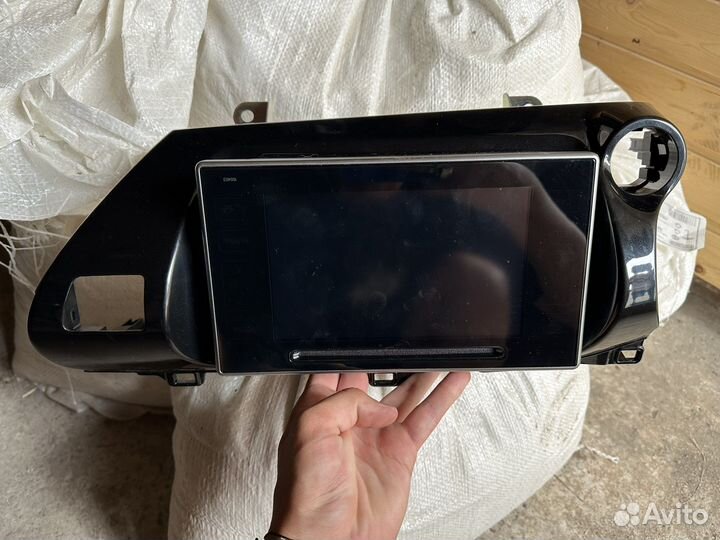 Штатная магнитола Toyota Hilux 2017