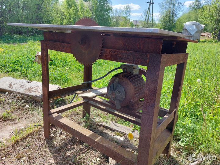 Деревообрабатывающий станок