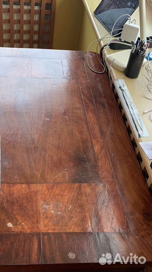 Антикварный стол. Красное дерево