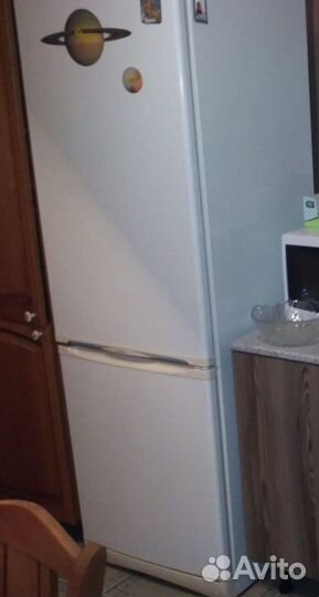 Холодильник Indesit 2-х камерный большой