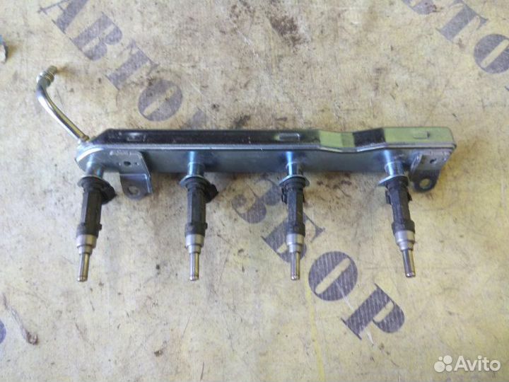 Рейка топливная (рампа) Toyota Corolla 180