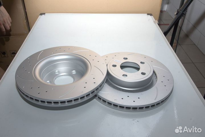 Передний тормозной диск PowerStop на Mustang