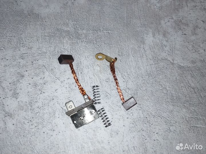 Комплект щёток гидроподъема Yamaha 50-90