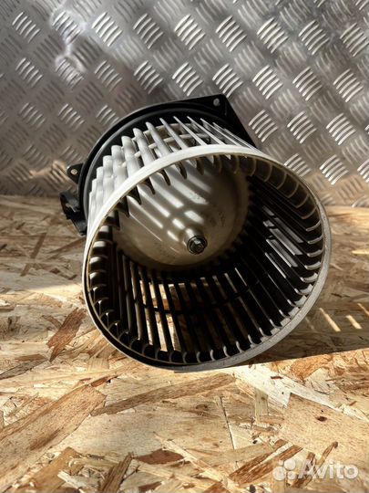 Моторчик отопителя Хонда Цивик 8 5д