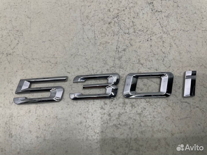 Шильдик 530i Bmw