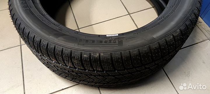 Pirelli Scorpion Winter 265/40 R21 105V
