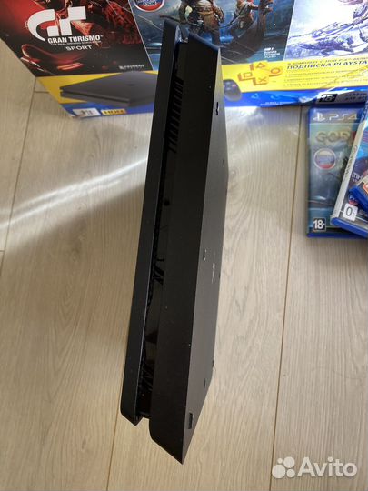 Sony PS4 slim
