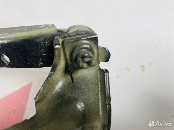 Петля капота левая Volvo V50 2006