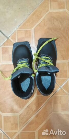 Лыжные ботинки