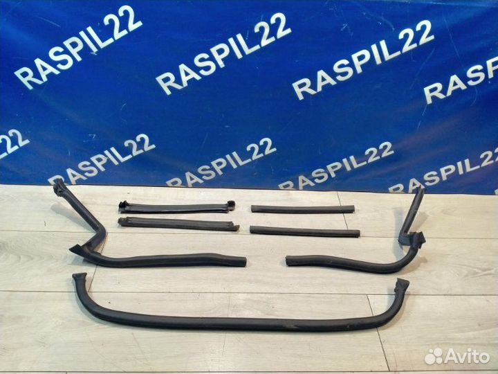 Уплотнительная резинка Bmw X3 E83 LCI N52N 2.5SI