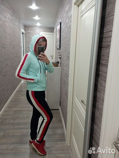 Спортивный костюм женский