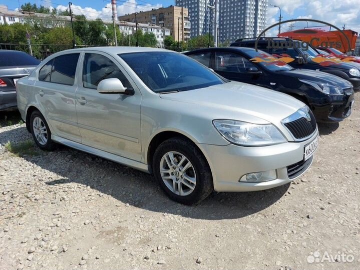 Накладки на пороги Шкода Октавия А5 2008-2015г.в