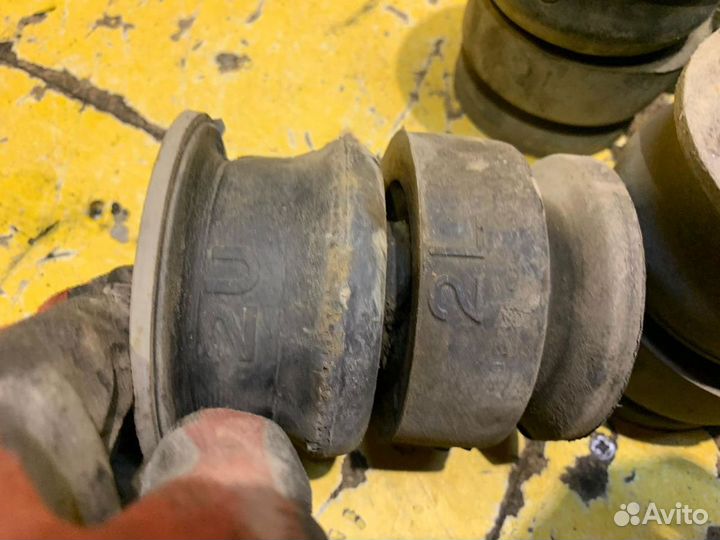 Опора кузова Toyota Land Cruiser Prado 150 2009