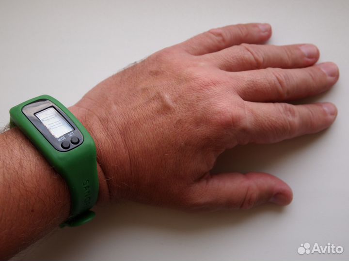 Шагомер-часы электронный sanofi