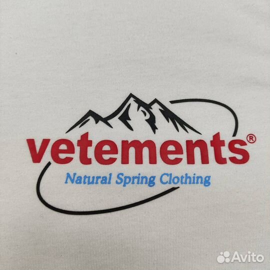 Футболка Vetements