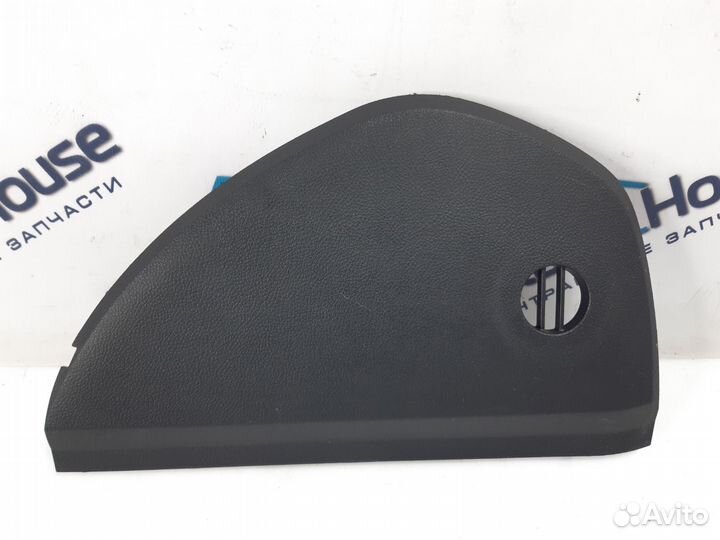 Накладка торпедо боковая правая Skoda Octavia A5