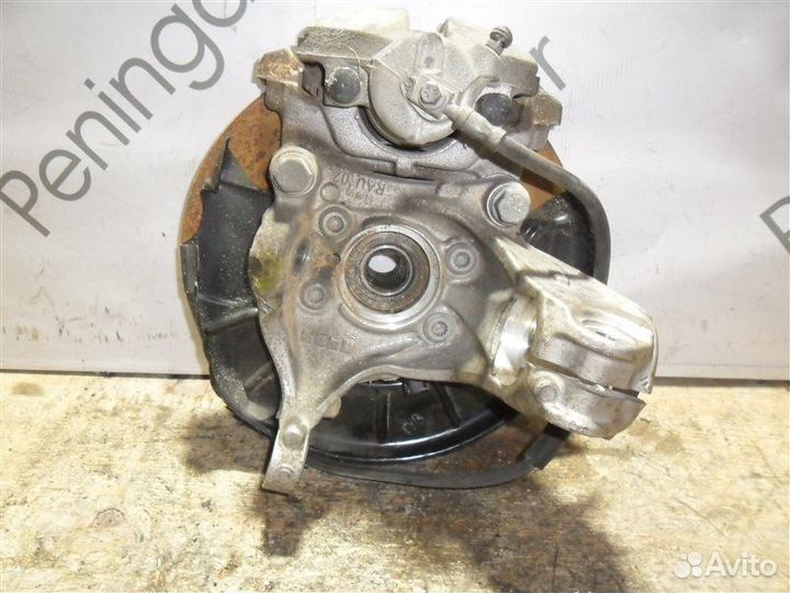 Ступица (кулак, цапфа) передняя правая Volkswagen