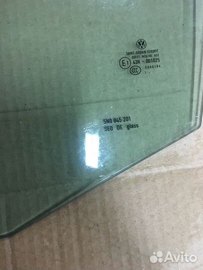 5n845201 VW Tiguan Стекло водительской двери