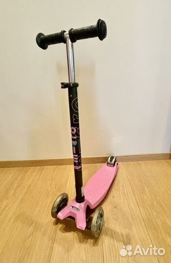 Самокат трехколесный Maxi Micro Led