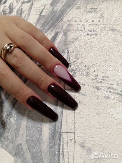 Модель на маникюр