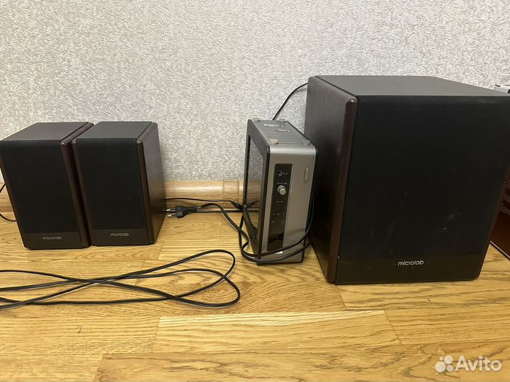 Компьютерные колонки 2.1 microlab