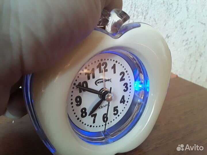 Часы будильник