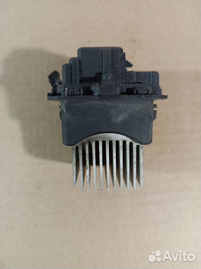 Резистор отопителя Peugeot 308