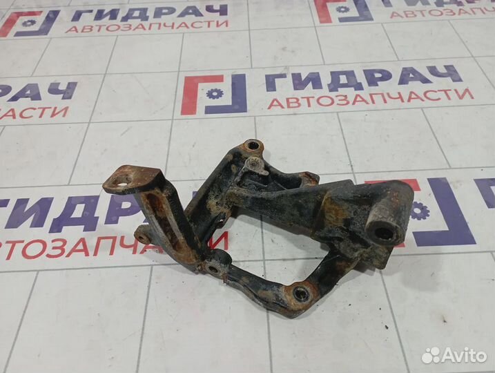 Кронштейн генератора Toyota Land Cruiser Prado (J150) 12501-11012