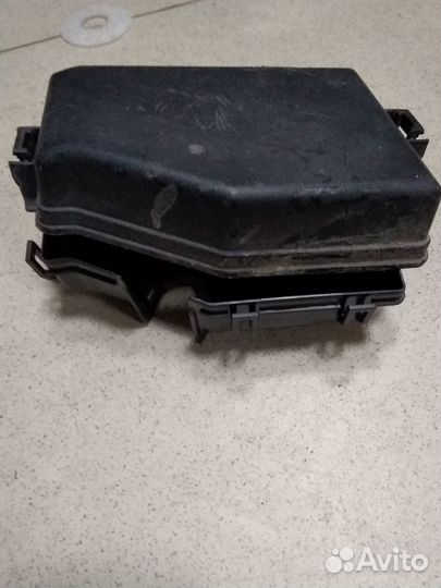 Hyundai Solaris крышка блока предохранителей