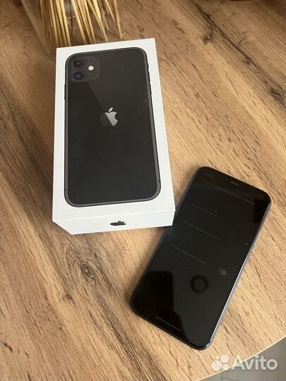 iPhone 11, 64 ГБ