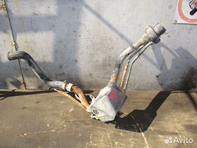 Горловина топливного бака Toyota Corolla (E150)