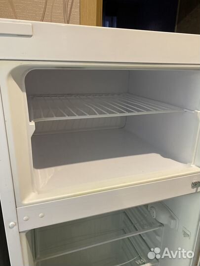 Холодильник бу Vestel