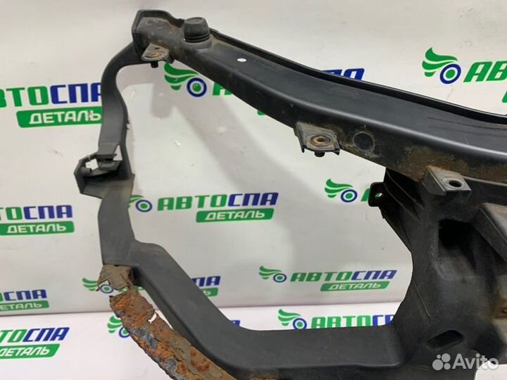 Телевизор панель радиаторов передний Hyundai Santa