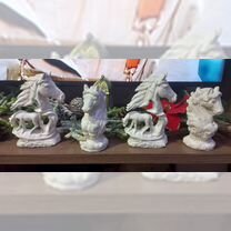 Гипсовые статуэтки лошади