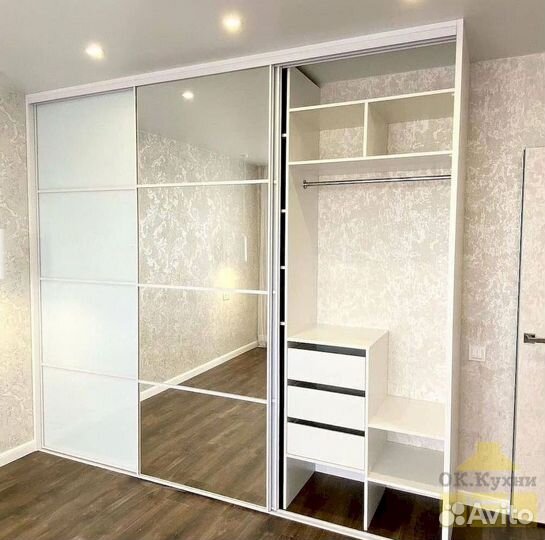 Шкаф купе с зеркалом