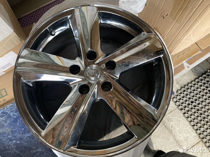 Диски хромированные на lexus, Toyota r18