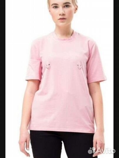 Футболка с пирсингом