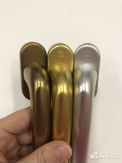 Цветные оконные ручки