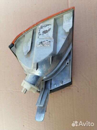 Поворотник Mercedes c-class w202