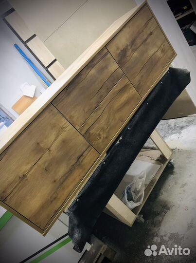 Подвесная тумба под тв