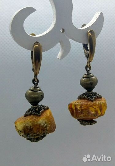 Комплект украшений из янтаря