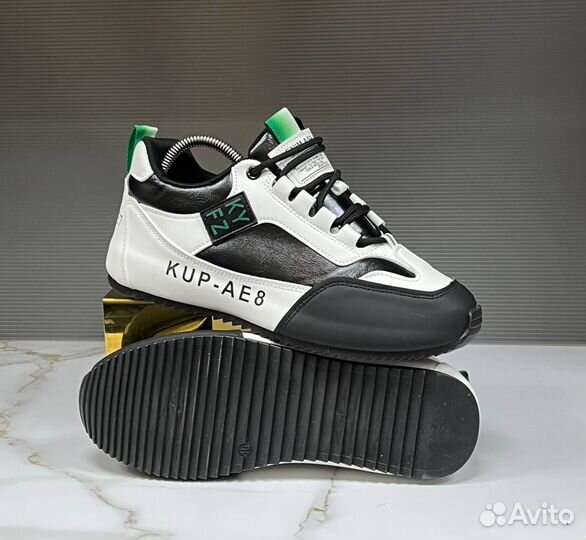 Мужские кроссовки