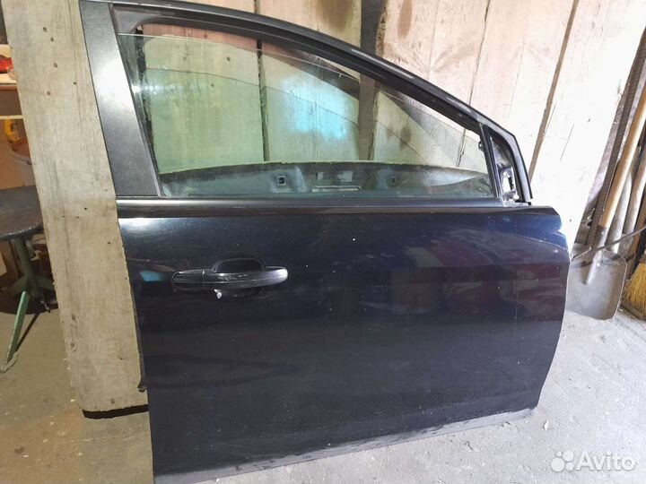 Форд Фокус 2+дверь перед правая в сборе