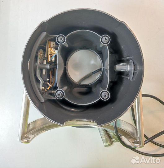 Корпус с платой управления соковыжималки Bork S700