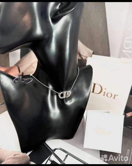 Шикарная подвеска Dior