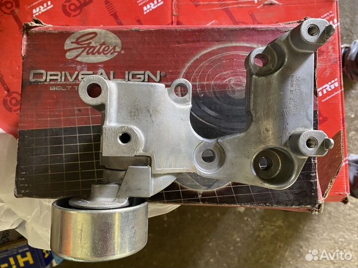 Натяжитель ремня генератора Toyota Camry V40/V50