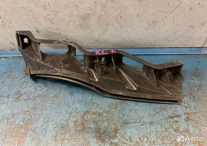 Крепление бампера переднее Volkswagen Passat B6