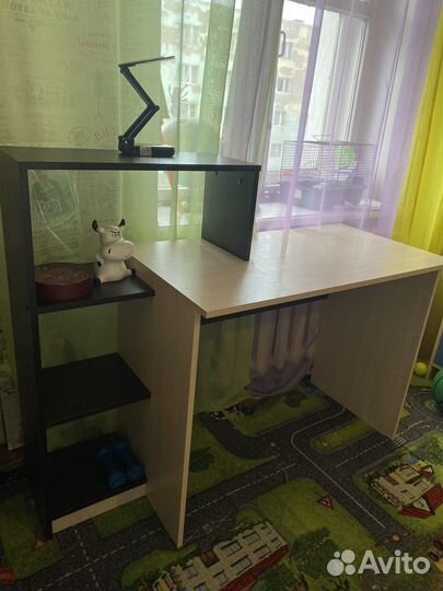 Письменный стол