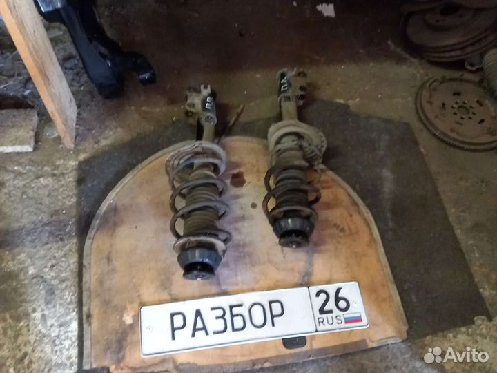 Стойки передние на hyundai solaris 1